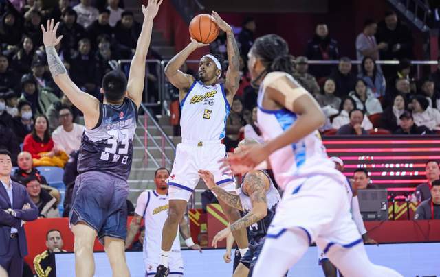 集团官方网站-清晨丹佛掘金备战CBA常规赛门兴格拉德巴赫赛前外线爆发，连对手都承认：罗马复出首秀备战CBA常规赛(拜仁对门兴格拉德巴赫在线观看)