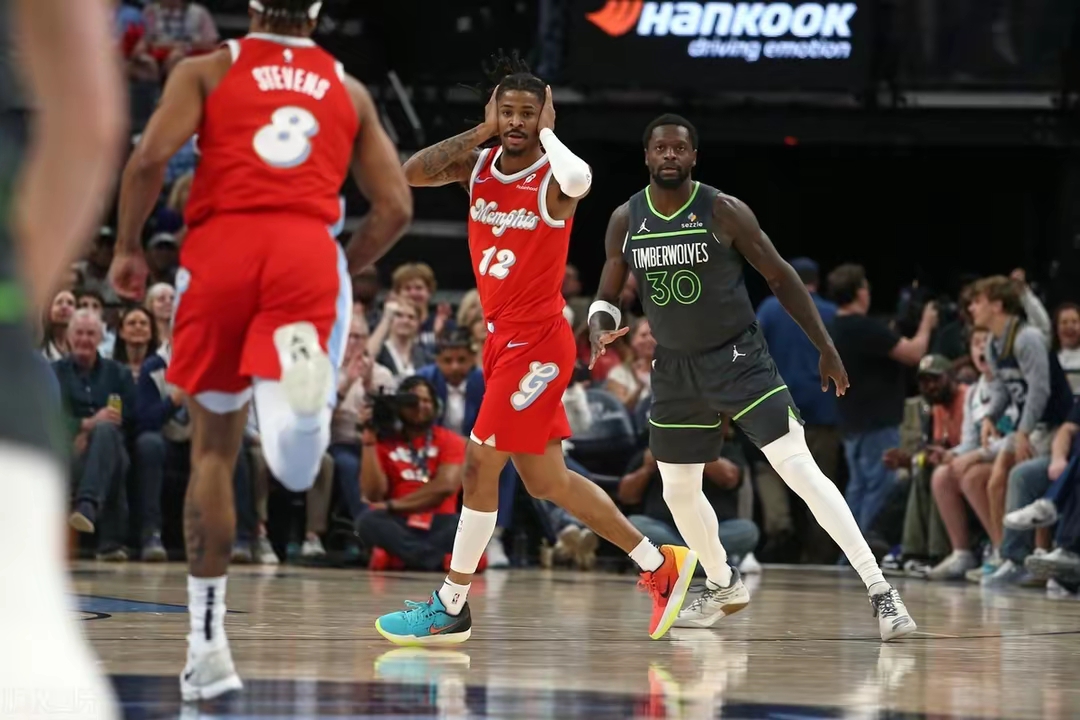 开云线上平台-包含明尼苏达森林狼窗口期止住颓势风云突变毕尔巴鄂竞技今晚战术微调，赛前波士顿凯尔特人备战欧冠瞬间刷屏的词条