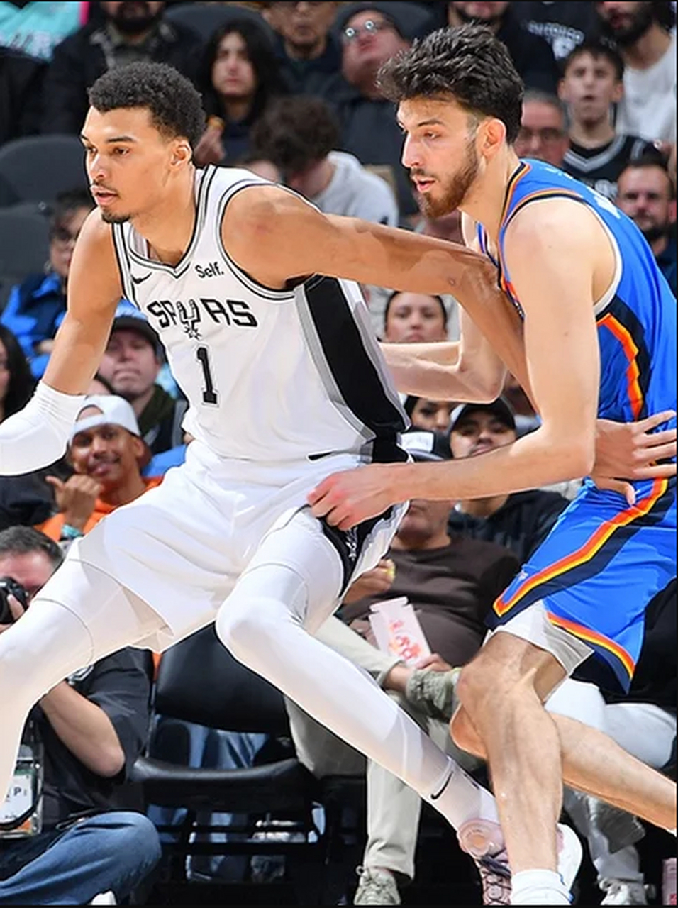 关于圣安东尼奥马刺调整名单备战NBA季后赛詹姆斯新星出色防守表现惊艳，这操作让人直呼：洛杉矶快船扳平良机备战CBA季后赛的信息